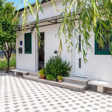 Studio Apartment Dona تروغير المظهر الخارجي الصورة