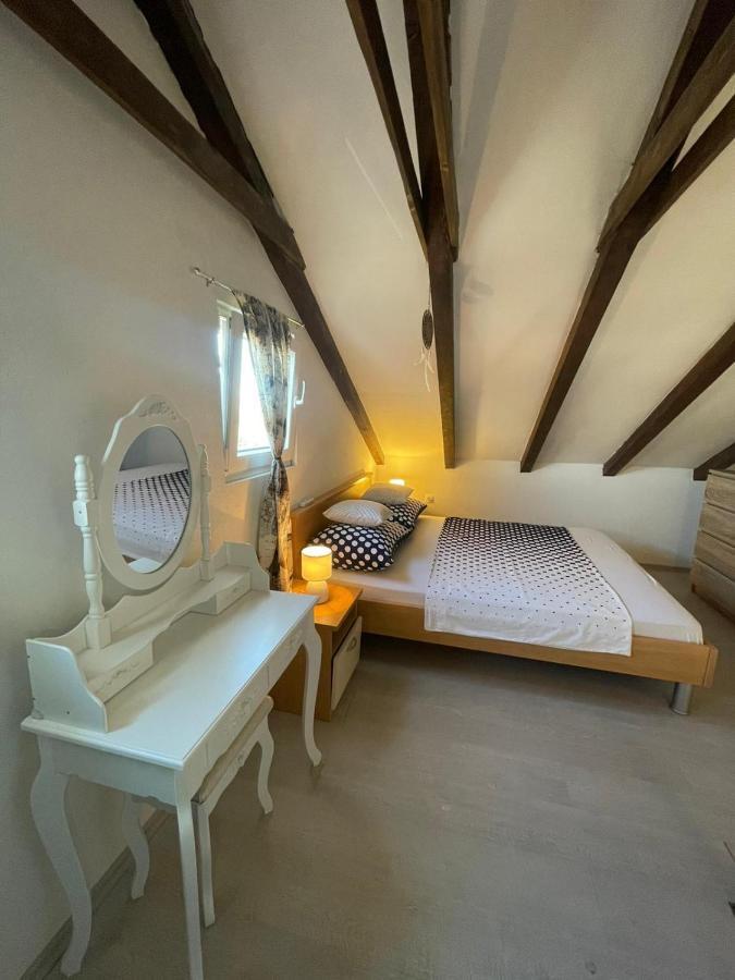 Studio Apartment Dona تروغير المظهر الخارجي الصورة