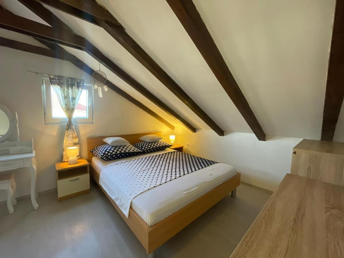 Studio Apartment Dona تروغير المظهر الخارجي الصورة