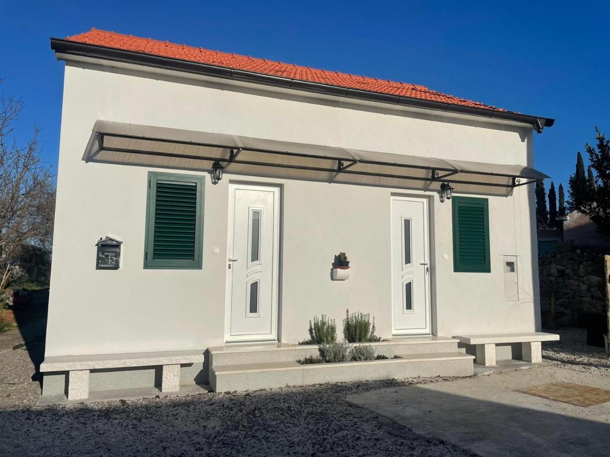 Studio Apartment Dona تروغير المظهر الخارجي الصورة