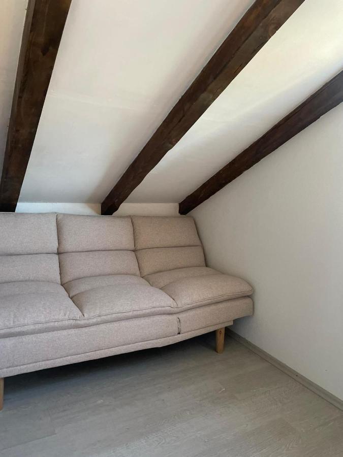 Studio Apartment Dona تروغير المظهر الخارجي الصورة