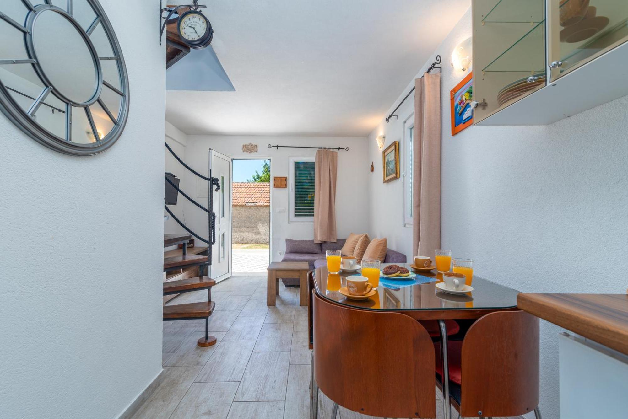 Studio Apartment Dona تروغير المظهر الخارجي الصورة