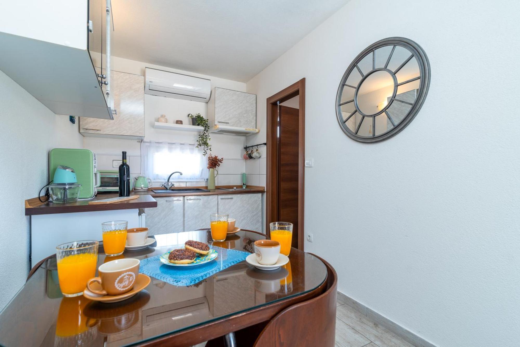 Studio Apartment Dona تروغير المظهر الخارجي الصورة