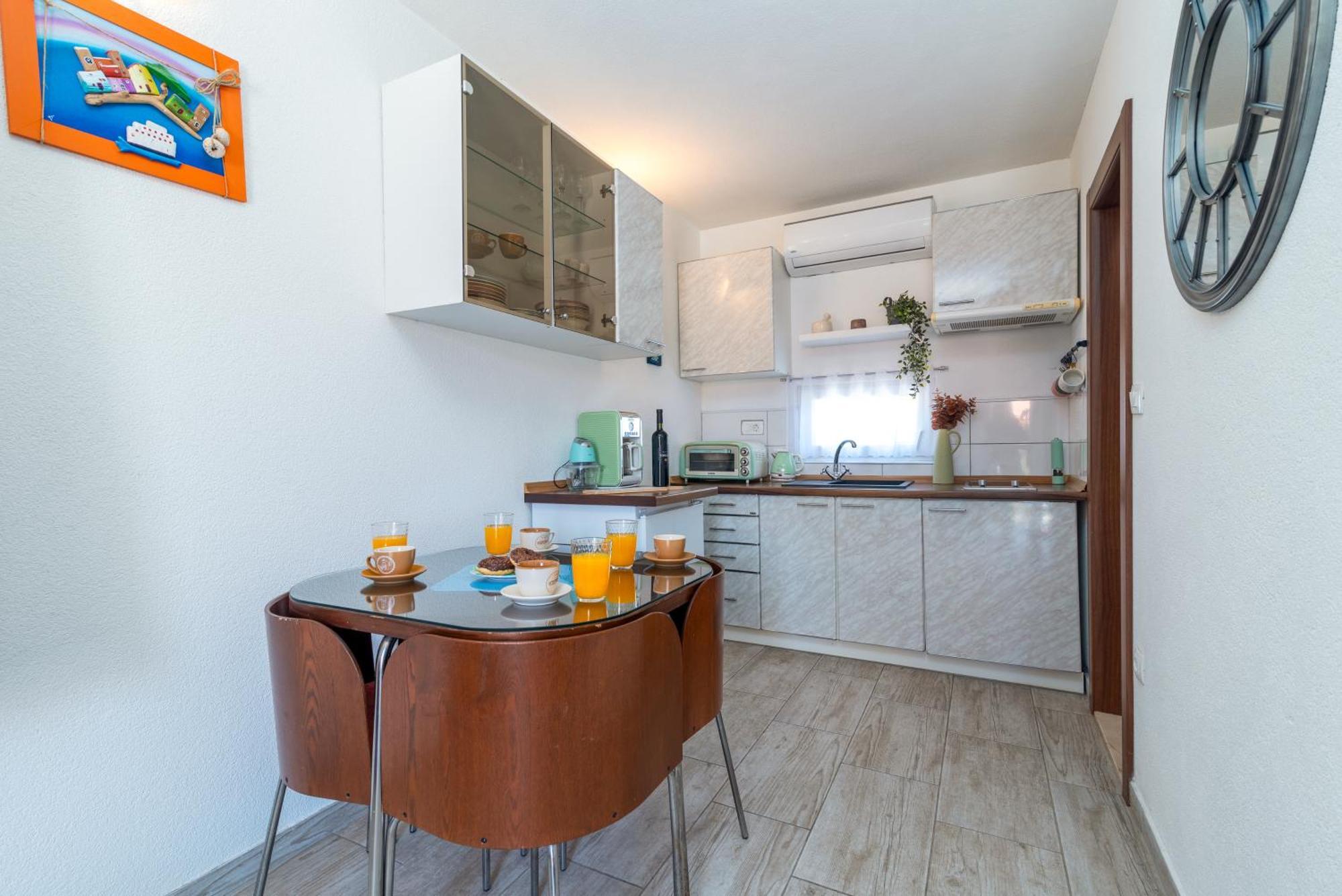 Studio Apartment Dona تروغير المظهر الخارجي الصورة