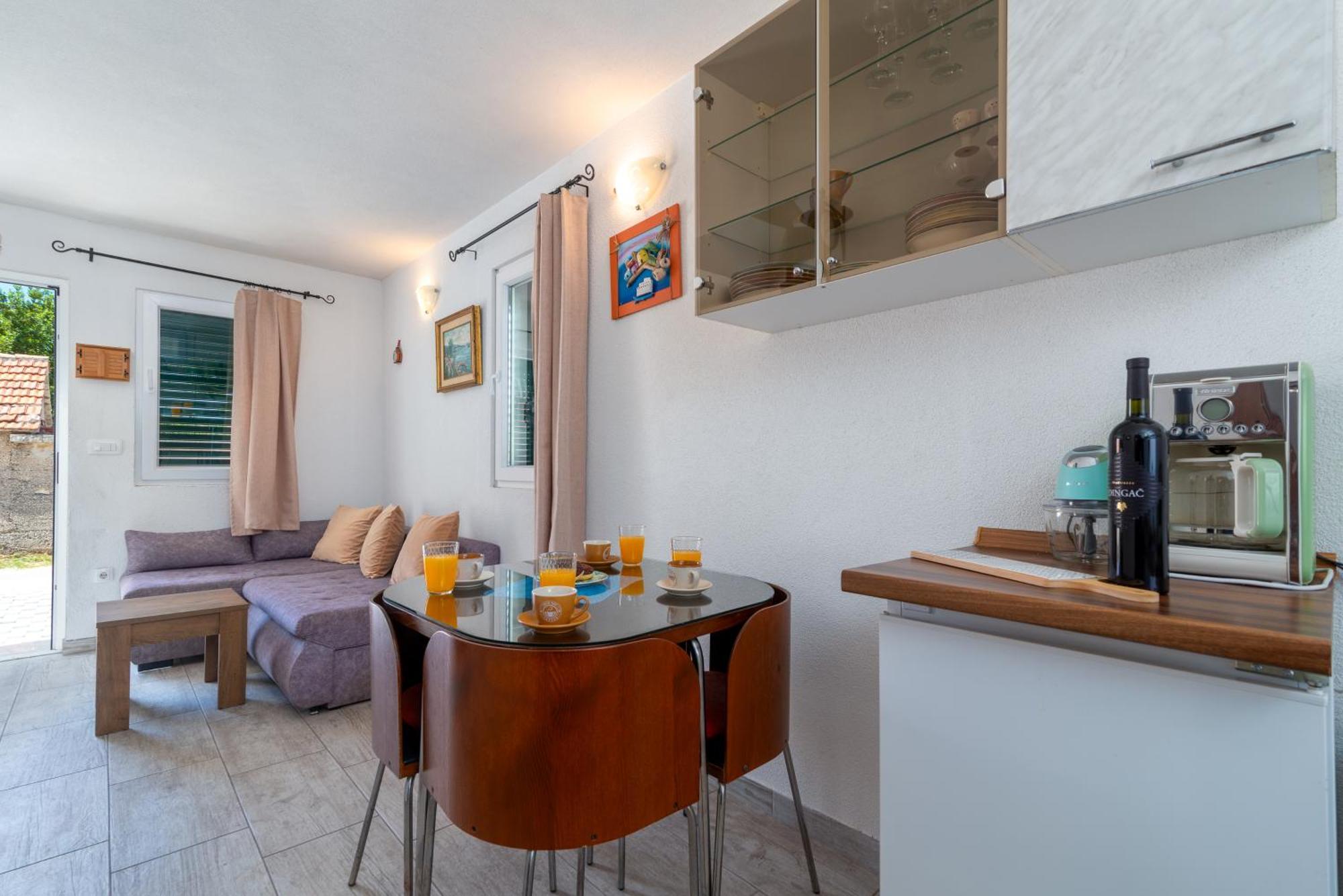 Studio Apartment Dona تروغير المظهر الخارجي الصورة