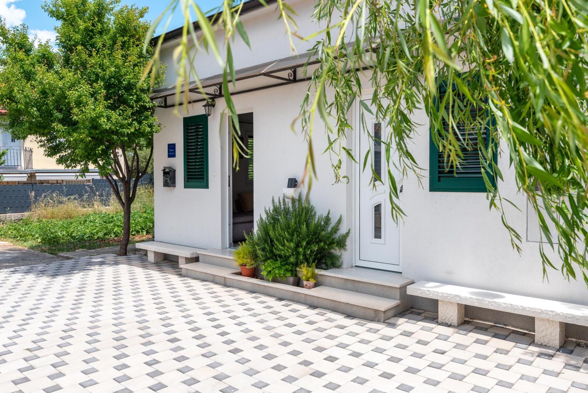 Studio Apartment Dona تروغير المظهر الخارجي الصورة