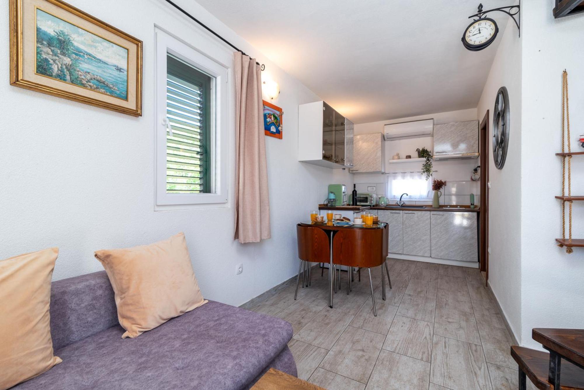 Studio Apartment Dona تروغير المظهر الخارجي الصورة