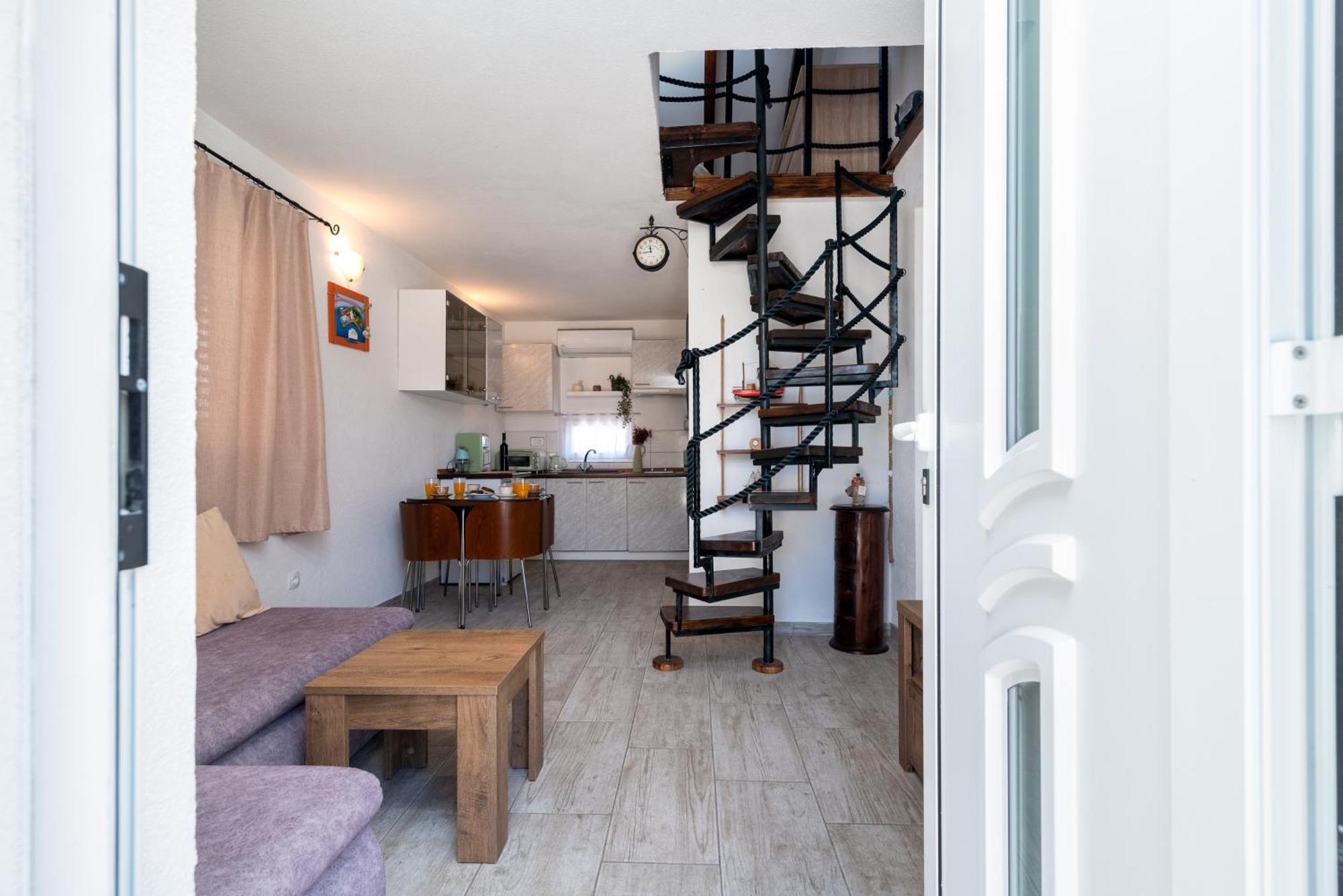 Studio Apartment Dona تروغير المظهر الخارجي الصورة